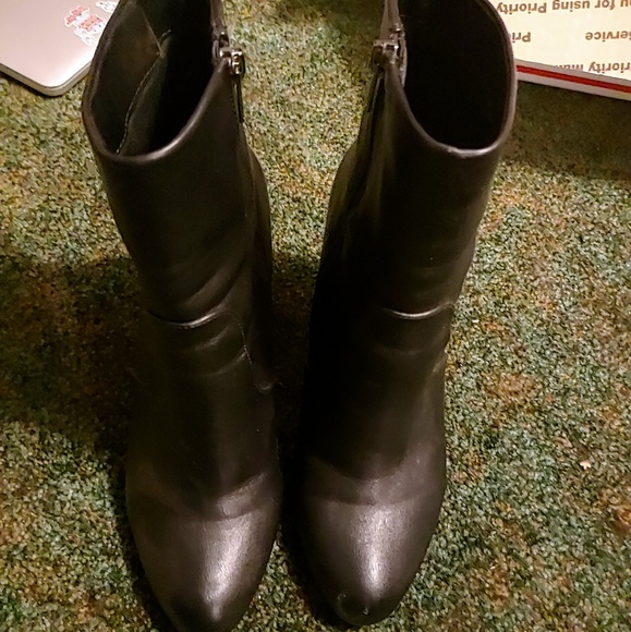 black faux leather booties - Picture 2 of 2